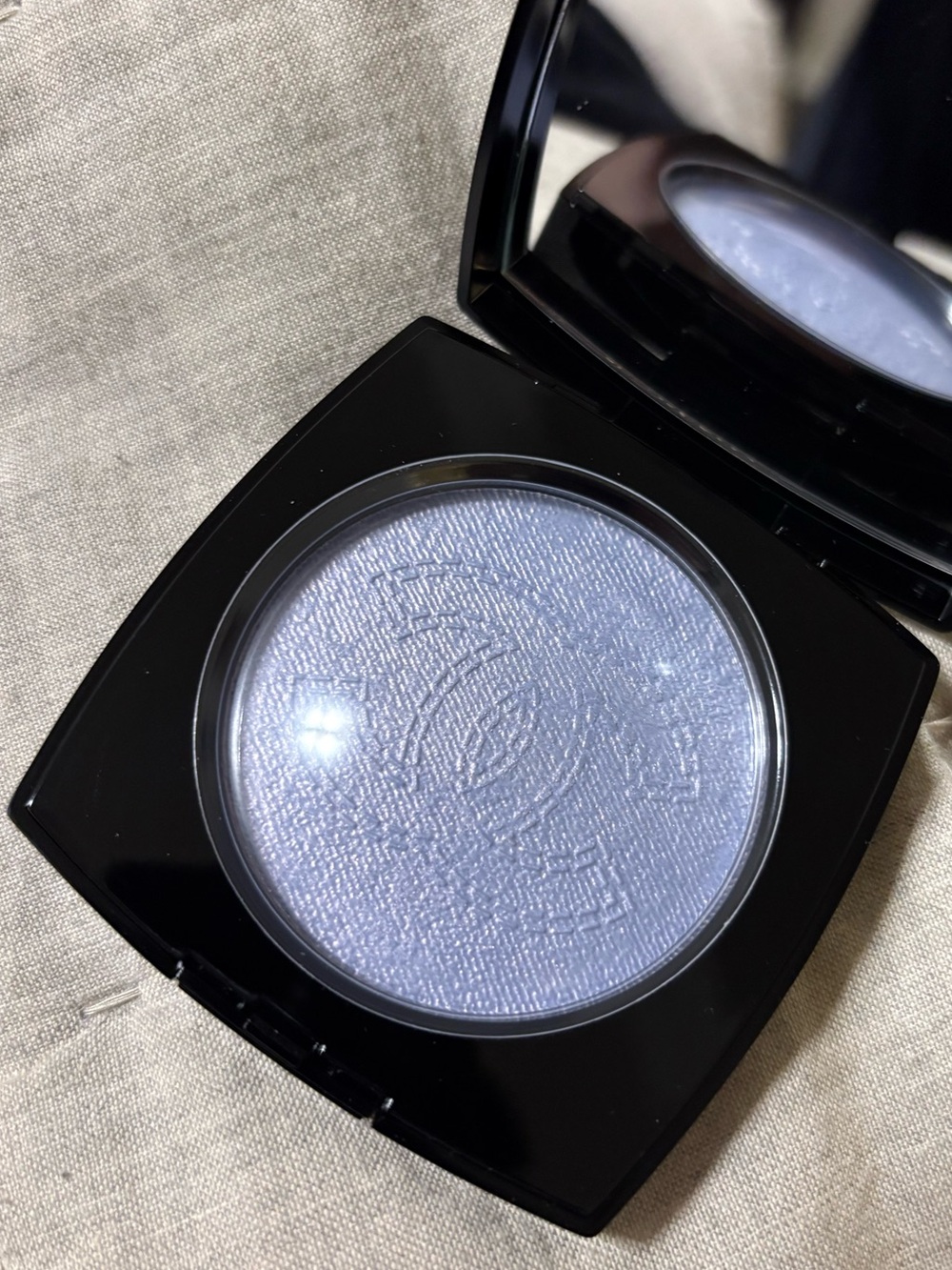 Chanel coco Denim poudre illuminating powder highlighter